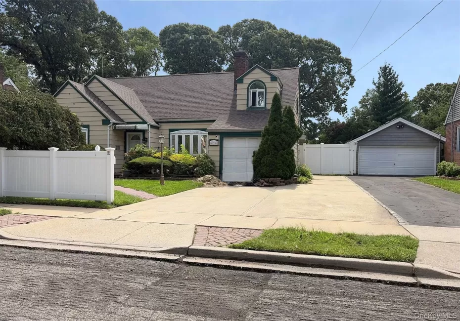 620 Grant Avenue, Hempstead, NY, 2 Bedrooms Bedrooms, 5 Rooms Rooms,1 BathroomBathrooms,Residential,For Rent,Grant,0,1052092 620 Grant Avenue, Hempstead, NY, 2 Bedrooms Bedrooms, 5 Rooms Rooms,1 BathroomBathrooms,Residential,For Rent,Grant,0,1052092