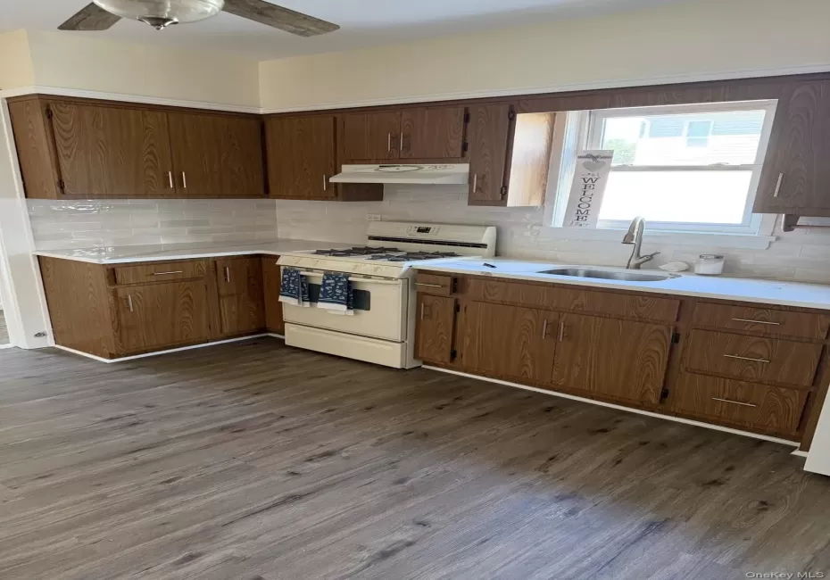 15 Miller Street, Glen Cove, NY, 1 Bedroom Bedrooms, 4 Rooms Rooms,1 BathroomBathrooms,Residential Lease,For Rent,Miller,0,1052014 15 Miller Street, Glen Cove, NY, 1 Bedroom Bedrooms, 4 Rooms Rooms,1 BathroomBathrooms,Residential Lease,For Rent,Miller,0,1052014
