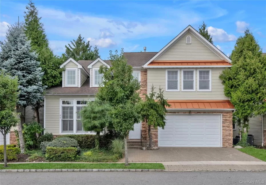 95 Overlook, North Hempstead, NY, 3 Bedrooms Bedrooms, 8 Rooms Rooms,2 BathroomsBathrooms,Residential,For Rent,Overlook,0,1048676 95 Overlook, North Hempstead, NY, 3 Bedrooms Bedrooms, 8 Rooms Rooms,2 BathroomsBathrooms,Residential,For Rent,Overlook,0,1048676