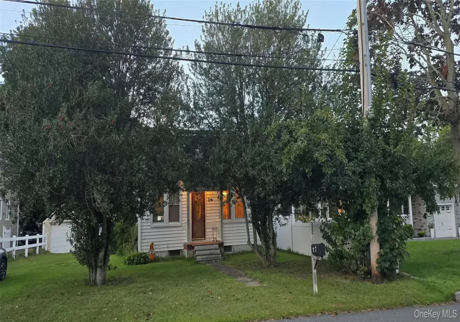 7 Eastover Road, Islip, NY, 2 Bedrooms Bedrooms, 5 Rooms Rooms,1 BathroomBathrooms,Residential,For Rent,Eastover,0,1051969 7 Eastover Road, Islip, NY, 2 Bedrooms Bedrooms, 5 Rooms Rooms,1 BathroomBathrooms,Residential,For Rent,Eastover,0,1051969