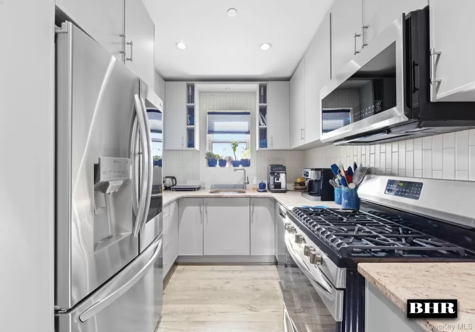 3360 Shore Parkway, New York, NY, 2 Bedrooms Bedrooms, 4 Rooms Rooms,2 BathroomsBathrooms,Residential,For Rent,Shore,0,1052158 3360 Shore Parkway, New York, NY, 2 Bedrooms Bedrooms, 4 Rooms Rooms,2 BathroomsBathrooms,Residential,For Rent,Shore,0,1052158