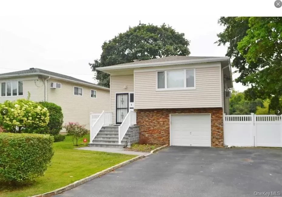 5 Segrove Place, Huntington, NY, 3 Bedrooms Bedrooms, 6 Rooms Rooms,2 BathroomsBathrooms,Residential Lease,For Rent,Segrove,0,1050420 5 Segrove Place, Huntington, NY, 3 Bedrooms Bedrooms, 6 Rooms Rooms,2 BathroomsBathrooms,Residential Lease,For Rent,Segrove,0,1050420
