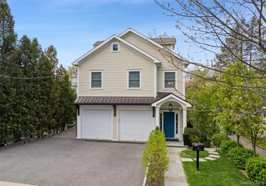 51 Wallace Street, Eastchester, NY, 3 Bedrooms Bedrooms, 6 Rooms Rooms,2 BathroomsBathrooms,Residential Lease,For Rent,Wallace,0,1050009 51 Wallace Street, Eastchester, NY, 3 Bedrooms Bedrooms, 6 Rooms Rooms,2 BathroomsBathrooms,Residential Lease,For Rent,Wallace,0,1050009