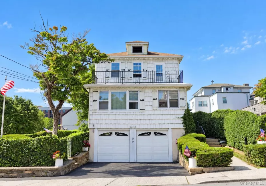 123 Wallace Street, Eastchester, NY, 2 Bedrooms Bedrooms, 4 Rooms Rooms,1 BathroomBathrooms,Residential Lease,For Rent,Wallace,0,1050395 123 Wallace Street, Eastchester, NY, 2 Bedrooms Bedrooms, 4 Rooms Rooms,1 BathroomBathrooms,Residential Lease,For Rent,Wallace,0,1050395