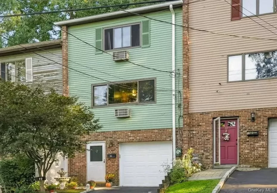 17 Pemart Avenue, Peekskill, NY, 3 Bedrooms Bedrooms, 5 Rooms Rooms,1 BathroomBathrooms,Residential,For Rent,Pemart,0,1050642 17 Pemart Avenue, Peekskill, NY, 3 Bedrooms Bedrooms, 5 Rooms Rooms,1 BathroomBathrooms,Residential,For Rent,Pemart,0,1050642