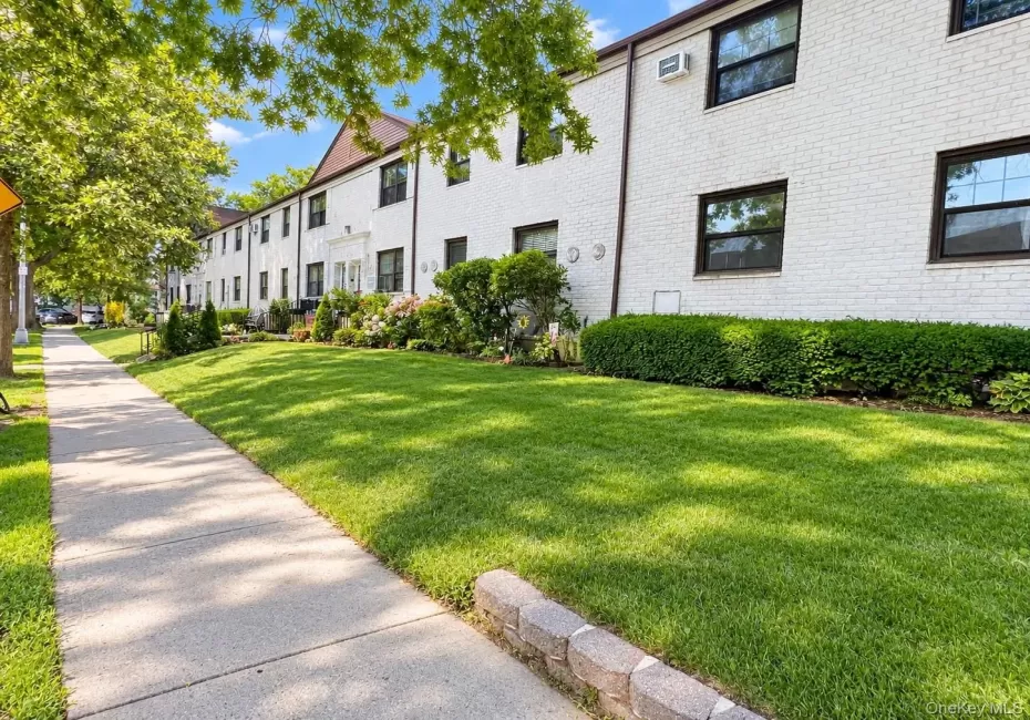136-04 68th Dr, New York, NY, 3 Bedrooms Bedrooms, 6 Rooms Rooms,1 BathroomBathrooms,Residential,For Rent,68th Dr,0,1052006 136-04 68th Dr, New York, NY, 3 Bedrooms Bedrooms, 6 Rooms Rooms,1 BathroomBathrooms,Residential,For Rent,68th Dr,0,1052006