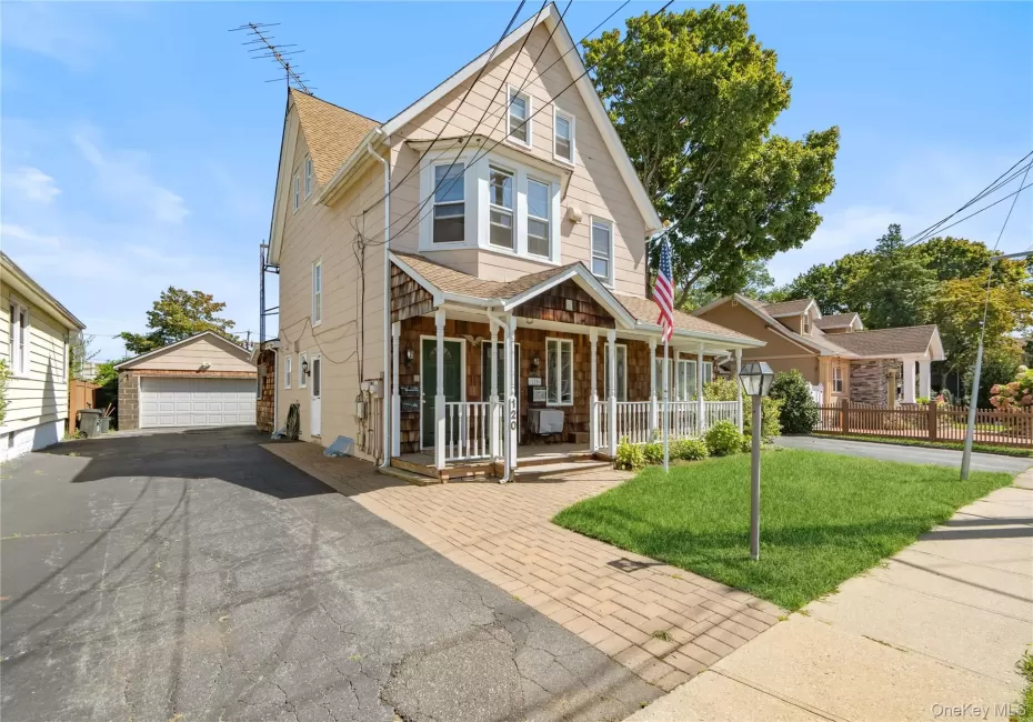 120 High Street, Babylon, NY, 3 Bedrooms Bedrooms, 7 Rooms Rooms,2 BathroomsBathrooms,Residential Lease,For Rent,High,0,1051792 120 High Street, Babylon, NY, 3 Bedrooms Bedrooms, 7 Rooms Rooms,2 BathroomsBathrooms,Residential Lease,For Rent,High,0,1051792