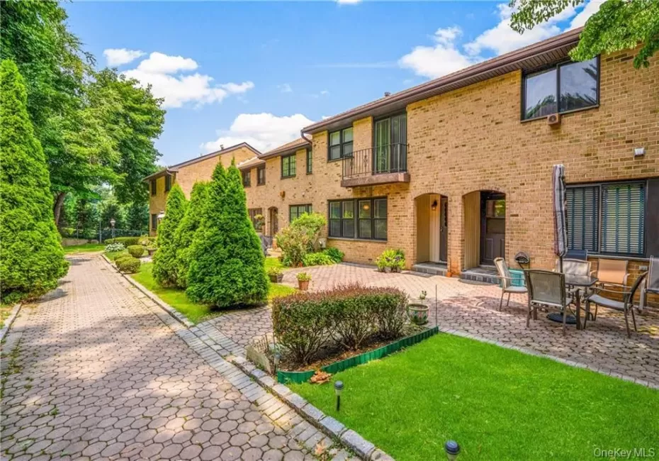 11 Jackson Avenue, Yonkers, NY, 3 Bedrooms Bedrooms, 9 Rooms Rooms,2 BathroomsBathrooms,Residential,For Rent,Jackson,0,1052295 11 Jackson Avenue, Yonkers, NY, 3 Bedrooms Bedrooms, 9 Rooms Rooms,2 BathroomsBathrooms,Residential,For Rent,Jackson,0,1052295