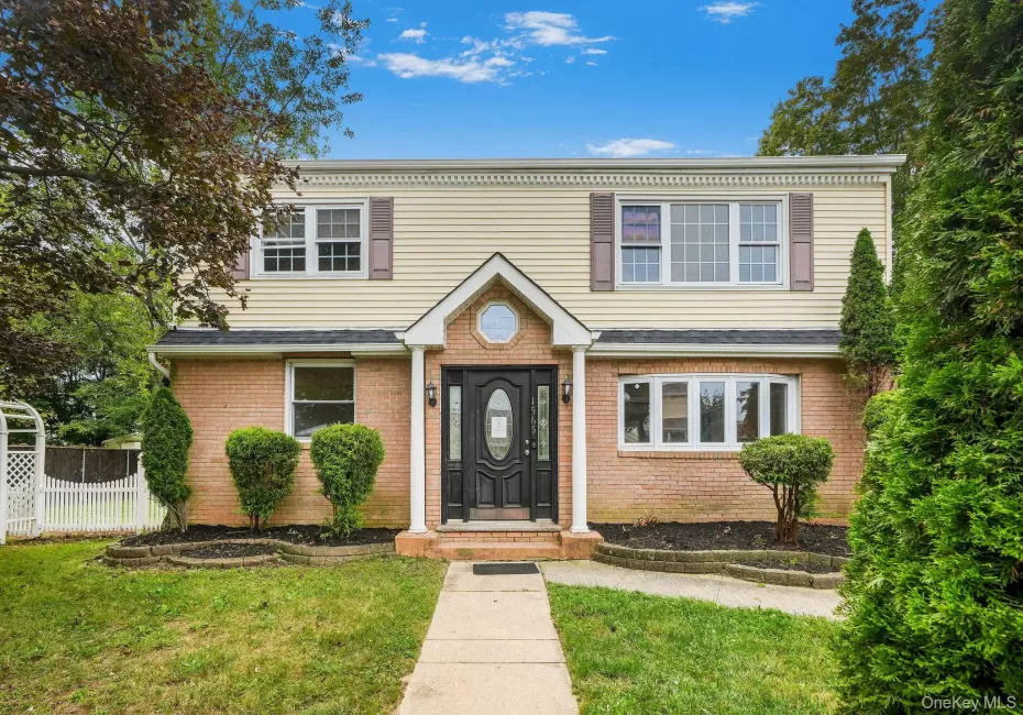 1565 10th Street, West Babylon, NY, 5 Bedrooms Bedrooms, 10 Rooms Rooms,3 BathroomsBathrooms,Residential,For Rent,10th,0,1046732 1565 10th Street, West Babylon, NY, 5 Bedrooms Bedrooms, 10 Rooms Rooms,3 BathroomsBathrooms,Residential,For Rent,10th,0,1046732