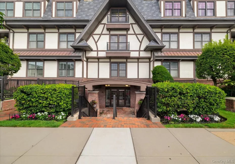 77 Maple Avenue, Hempstead, NY, 2 Bedrooms Bedrooms, 5 Rooms Rooms,2 BathroomsBathrooms,Residential,For Rent,Maple,0,1046800 77 Maple Avenue, Hempstead, NY, 2 Bedrooms Bedrooms, 5 Rooms Rooms,2 BathroomsBathrooms,Residential,For Rent,Maple,0,1046800