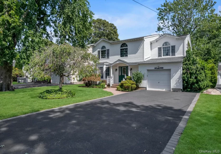 20 Rhame Avenue, Hempstead, NY, 4 Bedrooms Bedrooms, 8 Rooms Rooms,3 BathroomsBathrooms,Residential,For Rent,Rhame,0,1044796 20 Rhame Avenue, Hempstead, NY, 4 Bedrooms Bedrooms, 8 Rooms Rooms,3 BathroomsBathrooms,Residential,For Rent,Rhame,0,1044796