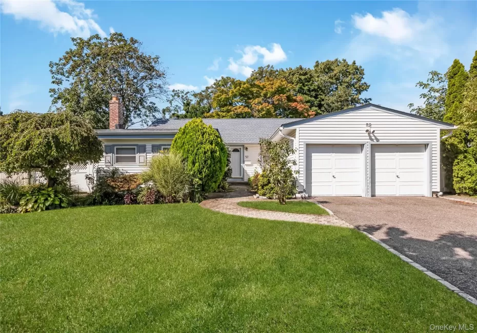Welcome Home to this Just Right expanded Ranch in the desirable Seton Hills section of Old Bethpage. Grass virtually enhanced Welcome Home to this Just Right expanded Ranch in the desirable Seton Hills section of Old Bethpage. Grass virtually enhanced