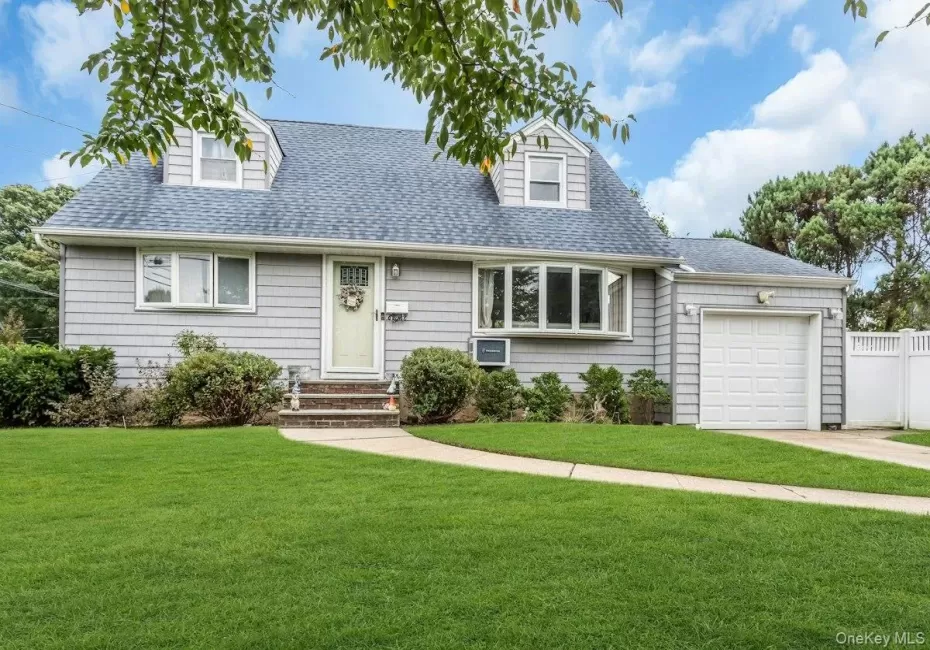 8 Summit Drive, Oyster Bay, NY, 4 Bedrooms Bedrooms, 7 Rooms Rooms,2 BathroomsBathrooms,Residential,For Rent,Summit,0,1051448 8 Summit Drive, Oyster Bay, NY, 4 Bedrooms Bedrooms, 7 Rooms Rooms,2 BathroomsBathrooms,Residential,For Rent,Summit,0,1051448