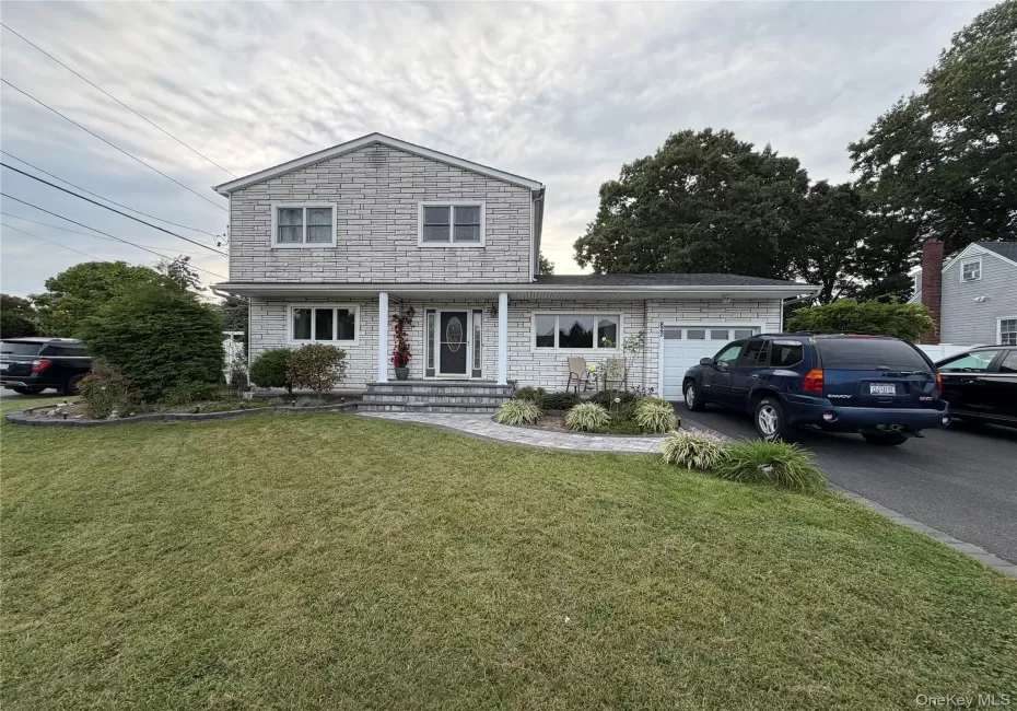 822 Coates Avenue, Islip, NY, 4 Bedrooms Bedrooms, 8 Rooms Rooms,2 BathroomsBathrooms,Residential,For Rent,Coates,0,1052525 822 Coates Avenue, Islip, NY, 4 Bedrooms Bedrooms, 8 Rooms Rooms,2 BathroomsBathrooms,Residential,For Rent,Coates,0,1052525