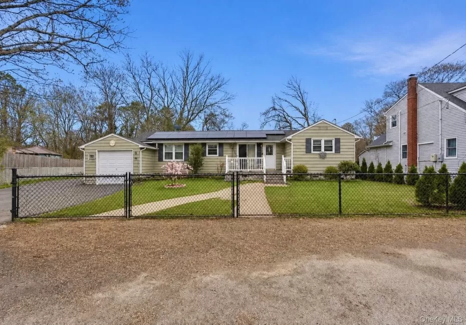 162 Parkwood Drive, Brookhaven, NY, 3 Bedrooms Bedrooms, 8 Rooms Rooms,2 BathroomsBathrooms,Residential,For Rent,Parkwood,0,1052489 162 Parkwood Drive, Brookhaven, NY, 3 Bedrooms Bedrooms, 8 Rooms Rooms,2 BathroomsBathrooms,Residential,For Rent,Parkwood,0,1052489