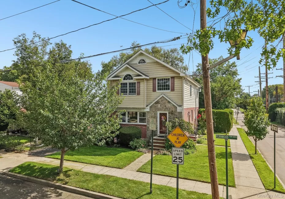 2 Fernwood Terrace, Hempstead, NY, 3 Bedrooms Bedrooms, 6 Rooms Rooms,3 BathroomsBathrooms,Residential,For Rent,Fernwood,0,1051984 2 Fernwood Terrace, Hempstead, NY, 3 Bedrooms Bedrooms, 6 Rooms Rooms,3 BathroomsBathrooms,Residential,For Rent,Fernwood,0,1051984