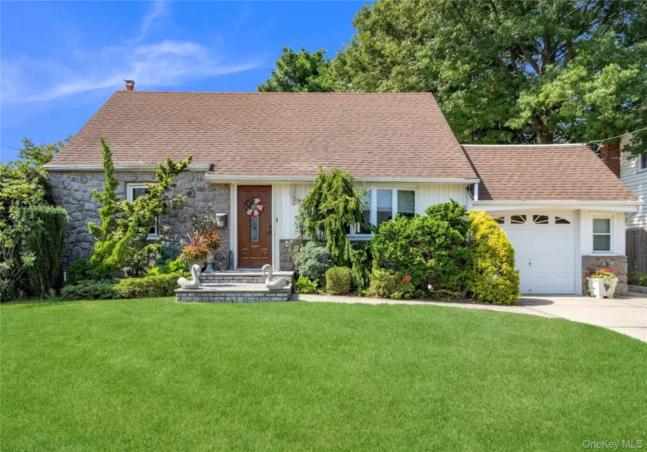 14 Mayfair Lane, Oyster Bay, NY, 4 Bedrooms Bedrooms, 7 Rooms Rooms,2 BathroomsBathrooms,Residential,For Rent,Mayfair,0,1051563 14 Mayfair Lane, Oyster Bay, NY, 4 Bedrooms Bedrooms, 7 Rooms Rooms,2 BathroomsBathrooms,Residential,For Rent,Mayfair,0,1051563