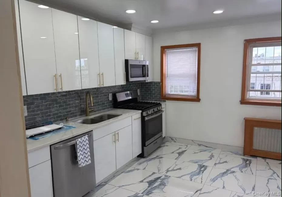 10823 64th Avenue, New York, NY, 2 Bedrooms Bedrooms, 5 Rooms Rooms,1 BathroomBathrooms,Residential Lease,For Rent,64th,0,1052766 10823 64th Avenue, New York, NY, 2 Bedrooms Bedrooms, 5 Rooms Rooms,1 BathroomBathrooms,Residential Lease,For Rent,64th,0,1052766