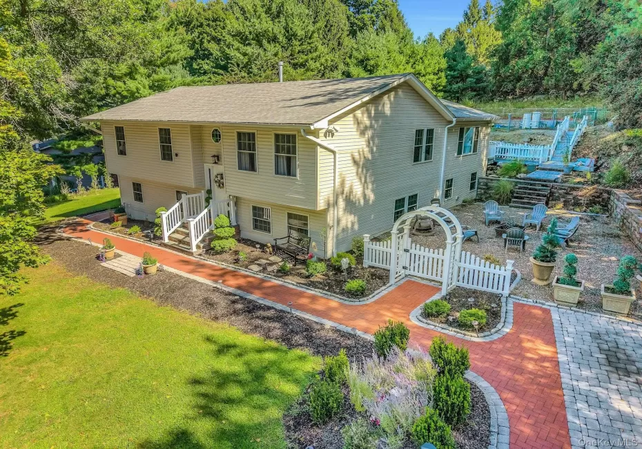 END YOUR SEARCH HERE! 16 Annette has so much to offer! END YOUR SEARCH HERE! 16 Annette has so much to offer!