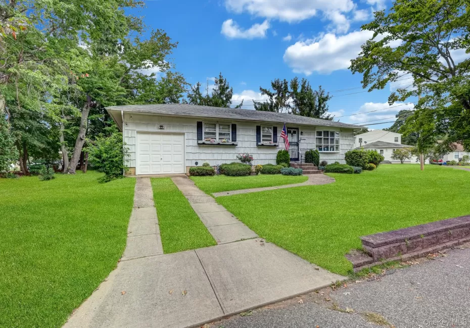 13 Haight Street, Babylon, NY, 3 Bedrooms Bedrooms, 6 Rooms Rooms,1 BathroomBathrooms,Residential,For Rent,Haight,0,1052585 13 Haight Street, Babylon, NY, 3 Bedrooms Bedrooms, 6 Rooms Rooms,1 BathroomBathrooms,Residential,For Rent,Haight,0,1052585