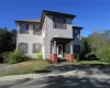 Very well kept, main entrance to apartments. Very well kept, main entrance to apartments.