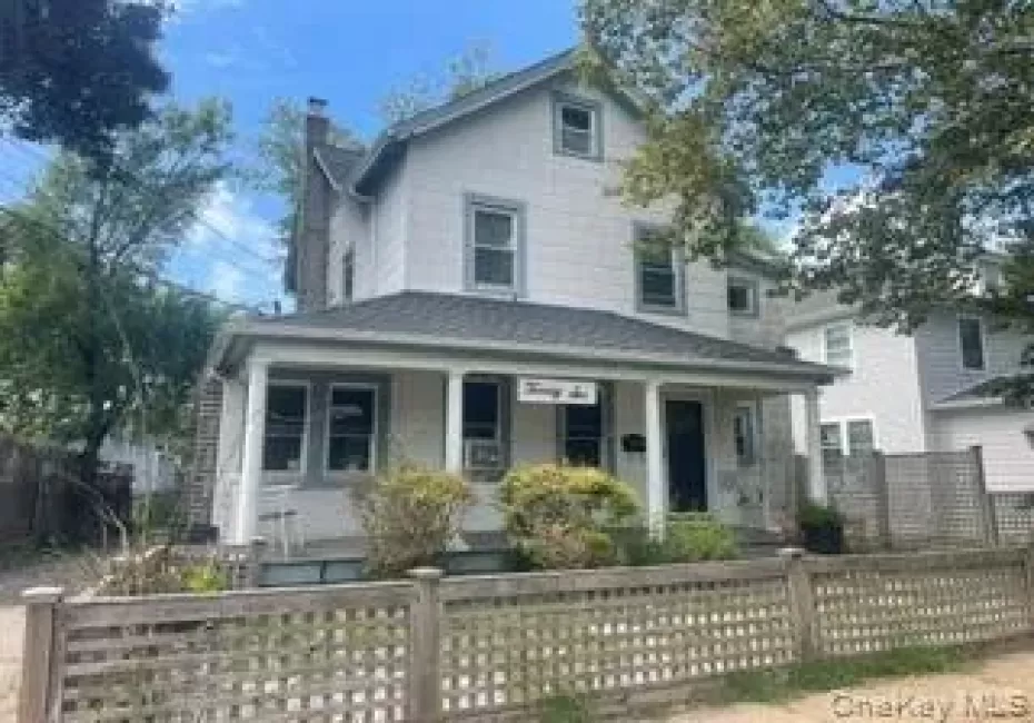 26 2nd Avenue, Islip, NY, 2 Bedrooms Bedrooms, 5 Rooms Rooms,1 BathroomBathrooms,Residential Lease,For Rent,2nd,0,1052306 26 2nd Avenue, Islip, NY, 2 Bedrooms Bedrooms, 5 Rooms Rooms,1 BathroomBathrooms,Residential Lease,For Rent,2nd,0,1052306