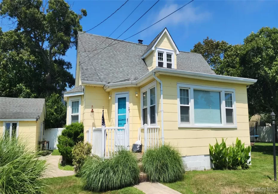 9 Babylon Road, Brookhaven, NY, 4 Bedrooms Bedrooms, 6 Rooms Rooms,1 BathroomBathrooms,Residential,For Rent,Babylon,0,1052866 9 Babylon Road, Brookhaven, NY, 4 Bedrooms Bedrooms, 6 Rooms Rooms,1 BathroomBathrooms,Residential,For Rent,Babylon,0,1052866