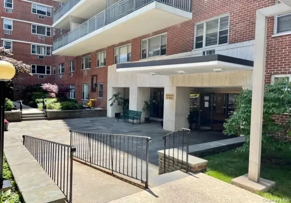 52-30 39 Drive, New York, NY, 1 Bedroom Bedrooms, 3 Rooms Rooms,1 BathroomBathrooms,Residential,For Rent,39,0,1052916 52-30 39 Drive, New York, NY, 1 Bedroom Bedrooms, 3 Rooms Rooms,1 BathroomBathrooms,Residential,For Rent,39,0,1052916