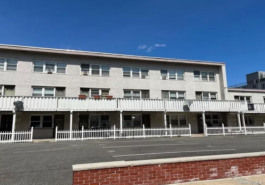 830 Broadway, Long Beach, NY, 2 Rooms Rooms,1 BathroomBathrooms,Residential Lease,For Rent,Broadway,0,1052939 830 Broadway, Long Beach, NY, 2 Rooms Rooms,1 BathroomBathrooms,Residential Lease,For Rent,Broadway,0,1052939