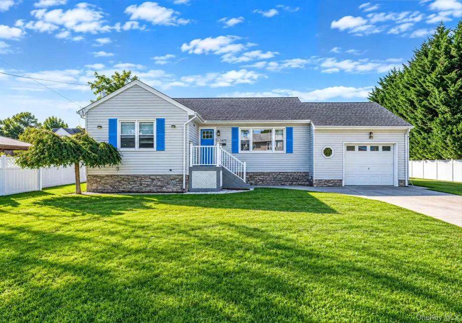 1477 6th Street, West Babylon, NY, 3 Bedrooms Bedrooms, 9 Rooms Rooms,2 BathroomsBathrooms,Residential,For Rent,6th,0,1050117 1477 6th Street, West Babylon, NY, 3 Bedrooms Bedrooms, 9 Rooms Rooms,2 BathroomsBathrooms,Residential,For Rent,6th,0,1050117