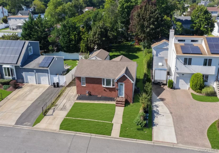 410 10th Street, West Babylon, NY, 2 Bedrooms Bedrooms, 5 Rooms Rooms,1 BathroomBathrooms,Residential,For Rent,10th,0,1051439 410 10th Street, West Babylon, NY, 2 Bedrooms Bedrooms, 5 Rooms Rooms,1 BathroomBathrooms,Residential,For Rent,10th,0,1051439