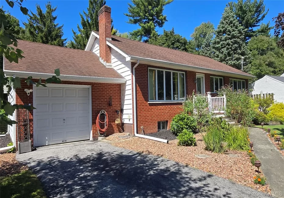 29 Kinry Road, Poughkeepsie (town), NY, 3 Bedrooms Bedrooms, 10 Rooms Rooms,3 BathroomsBathrooms,Residential,For Rent,Kinry,0,1051377 29 Kinry Road, Poughkeepsie (town), NY, 3 Bedrooms Bedrooms, 10 Rooms Rooms,3 BathroomsBathrooms,Residential,For Rent,Kinry,0,1051377