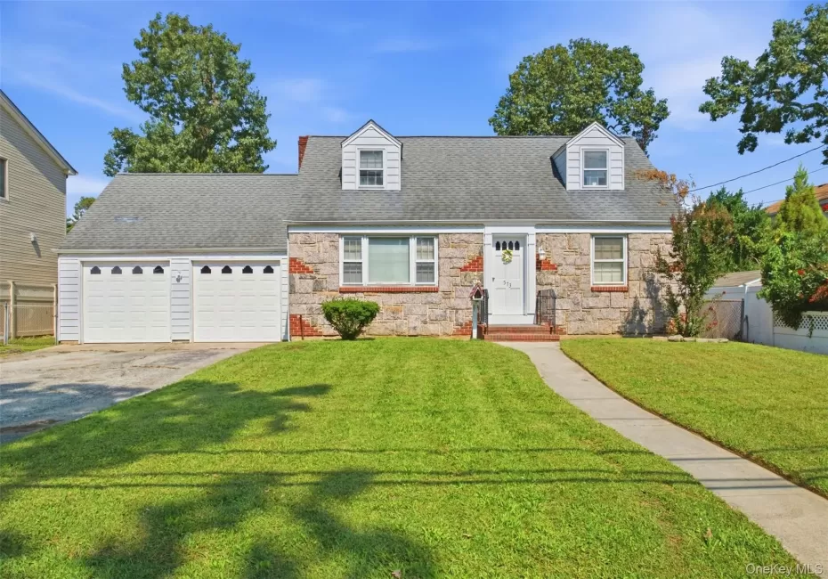 573 Grove Place, Hempstead, NY, 3 Bedrooms Bedrooms, 5 Rooms Rooms,1 BathroomBathrooms,Residential,For Rent,Grove,0,1041863 573 Grove Place, Hempstead, NY, 3 Bedrooms Bedrooms, 5 Rooms Rooms,1 BathroomBathrooms,Residential,For Rent,Grove,0,1041863
