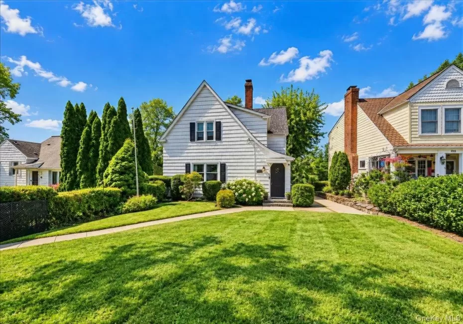 201 Park Drive, Eastchester, NY, 3 Bedrooms Bedrooms, 6 Rooms Rooms,2 BathroomsBathrooms,Residential,For Rent,Park,0,1052207 201 Park Drive, Eastchester, NY, 3 Bedrooms Bedrooms, 6 Rooms Rooms,2 BathroomsBathrooms,Residential,For Rent,Park,0,1052207