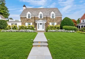 11 Cedar Place, Hempstead, NY, 3 Bedrooms Bedrooms, 11 Rooms Rooms,3 BathroomsBathrooms,Residential,For Rent,Cedar,0,1052107 11 Cedar Place, Hempstead, NY, 3 Bedrooms Bedrooms, 11 Rooms Rooms,3 BathroomsBathrooms,Residential,For Rent,Cedar,0,1052107