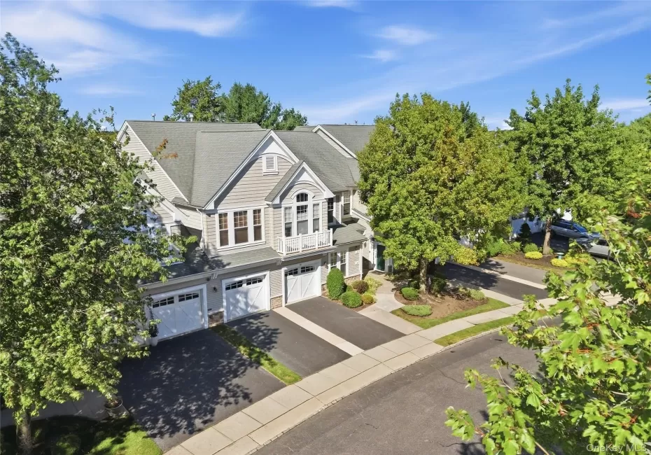 39 Symphony Drive, Brookhaven, NY, 2 Bedrooms Bedrooms, 10 Rooms Rooms,3 BathroomsBathrooms,Residential,For Rent,Symphony,0,1052587 39 Symphony Drive, Brookhaven, NY, 2 Bedrooms Bedrooms, 10 Rooms Rooms,3 BathroomsBathrooms,Residential,For Rent,Symphony,0,1052587
