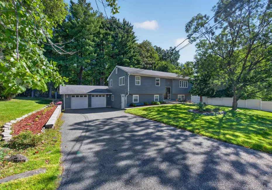 11 Amy Lane, Middletown, NY, 5 Bedrooms Bedrooms, 10 Rooms Rooms,4 BathroomsBathrooms,Residential,For Rent,Amy,0,1049513 11 Amy Lane, Middletown, NY, 5 Bedrooms Bedrooms, 10 Rooms Rooms,4 BathroomsBathrooms,Residential,For Rent,Amy,0,1049513
