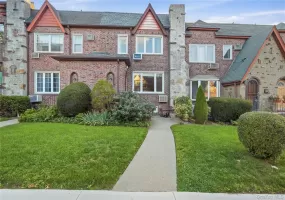 64-62 82nd Place, New York, NY, 3 Bedrooms Bedrooms, 7 Rooms Rooms,2 BathroomsBathrooms,Residential,For Rent,82nd,0,1053042 64-62 82nd Place, New York, NY, 3 Bedrooms Bedrooms, 7 Rooms Rooms,2 BathroomsBathrooms,Residential,For Rent,82nd,0,1053042