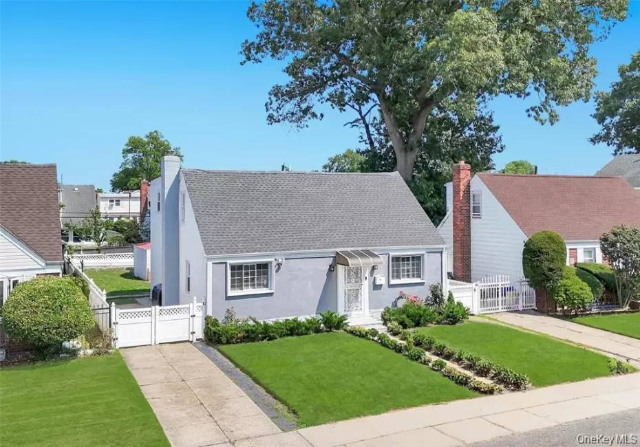 178 Warwick Road, Hempstead, NY, 4 Bedrooms Bedrooms, 8 Rooms Rooms,2 BathroomsBathrooms,Residential,For Rent,Warwick,0,1053090 178 Warwick Road, Hempstead, NY, 4 Bedrooms Bedrooms, 8 Rooms Rooms,2 BathroomsBathrooms,Residential,For Rent,Warwick,0,1053090