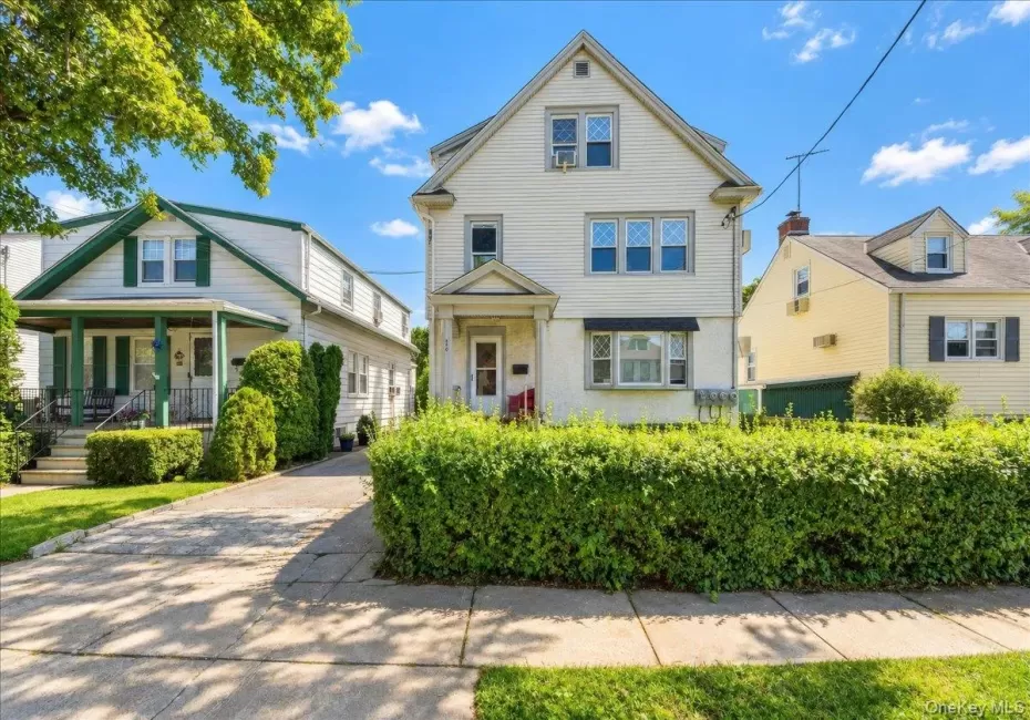 448 Fourth Avenue, Pelham, NY, 3 Bedrooms Bedrooms, 5 Rooms Rooms,1 BathroomBathrooms,Residential Lease,For Rent,Fourth Avenue,0,1051418 448 Fourth Avenue, Pelham, NY, 3 Bedrooms Bedrooms, 5 Rooms Rooms,1 BathroomBathrooms,Residential Lease,For Rent,Fourth Avenue,0,1051418