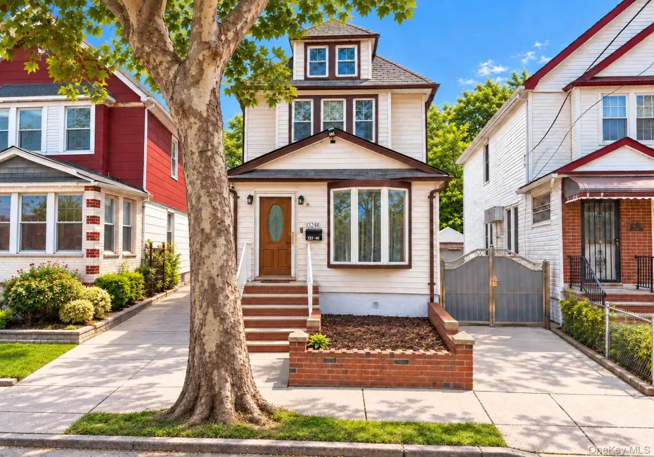 132-48 114th Street, New York, NY, 3 Bedrooms Bedrooms, 6 Rooms Rooms,1 BathroomBathrooms,Residential,For Rent,114th,0,1053152 132-48 114th Street, New York, NY, 3 Bedrooms Bedrooms, 6 Rooms Rooms,1 BathroomBathrooms,Residential,For Rent,114th,0,1053152