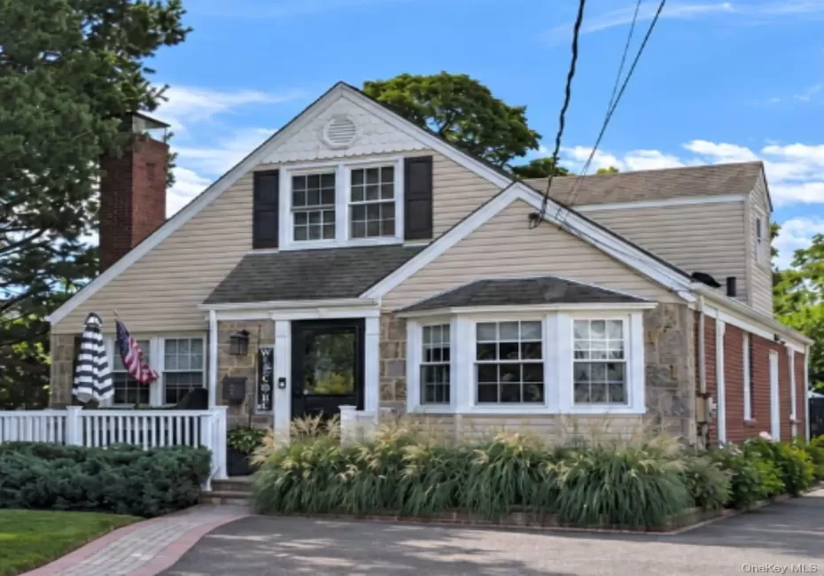 2 Windsor Place, Hempstead, NY, 4 Bedrooms Bedrooms, 6 Rooms Rooms,2 BathroomsBathrooms,Residential,For Rent,Windsor,0,1053067 2 Windsor Place, Hempstead, NY, 4 Bedrooms Bedrooms, 6 Rooms Rooms,2 BathroomsBathrooms,Residential,For Rent,Windsor,0,1053067