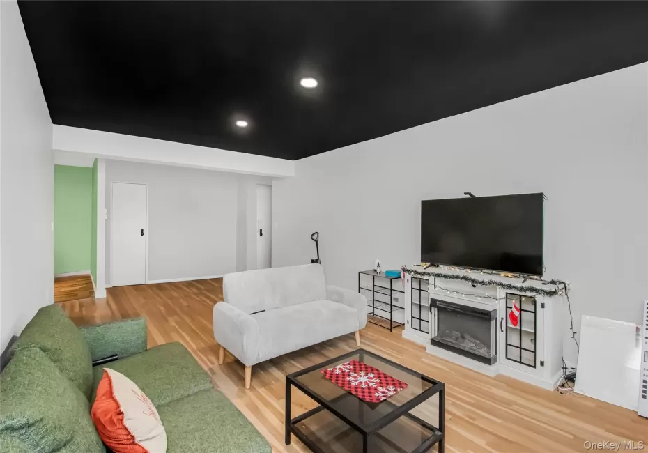 75 238th Street, New York, NY, 1 Bedroom Bedrooms, 3 Rooms Rooms,1 BathroomBathrooms,Residential,For Rent,238th,0,1053060 75 238th Street, New York, NY, 1 Bedroom Bedrooms, 3 Rooms Rooms,1 BathroomBathrooms,Residential,For Rent,238th,0,1053060