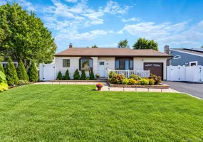 833 Fulton Avenue, Babylon, NY, 3 Bedrooms Bedrooms, 6 Rooms Rooms,1 BathroomBathrooms,Residential,For Rent,Fulton,0,1053176 833 Fulton Avenue, Babylon, NY, 3 Bedrooms Bedrooms, 6 Rooms Rooms,1 BathroomBathrooms,Residential,For Rent,Fulton,0,1053176