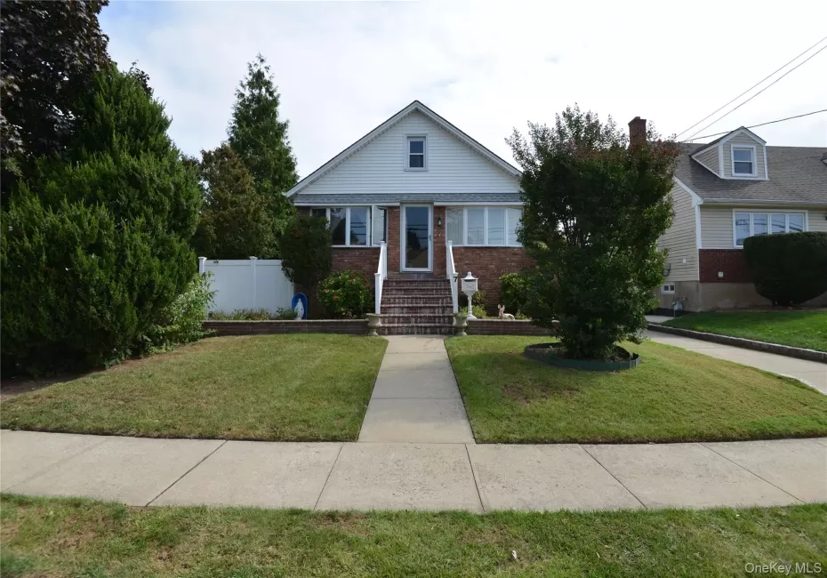 7 Bay Avenue, Hempstead, NY, 3 Bedrooms Bedrooms, 6 Rooms Rooms,1 BathroomBathrooms,Residential,For Rent,Bay,0,1053172 7 Bay Avenue, Hempstead, NY, 3 Bedrooms Bedrooms, 6 Rooms Rooms,1 BathroomBathrooms,Residential,For Rent,Bay,0,1053172