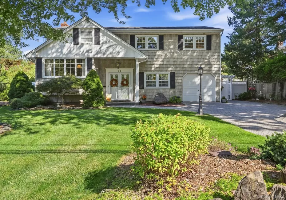 75 Bayview Drive, Islip, NY, 4 Bedrooms Bedrooms, 9 Rooms Rooms,2 BathroomsBathrooms,Residential,For Rent,Bayview,0,1052985 75 Bayview Drive, Islip, NY, 4 Bedrooms Bedrooms, 9 Rooms Rooms,2 BathroomsBathrooms,Residential,For Rent,Bayview,0,1052985