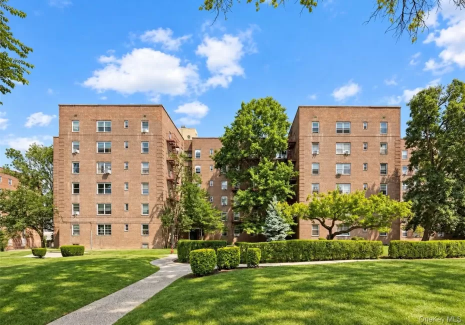 147-31 38th Ave, New York, NY, 1 Bedroom Bedrooms, 4 Rooms Rooms,1 BathroomBathrooms,Residential,For Rent,38th Ave,0,1053245 147-31 38th Ave, New York, NY, 1 Bedroom Bedrooms, 4 Rooms Rooms,1 BathroomBathrooms,Residential,For Rent,38th Ave,0,1053245