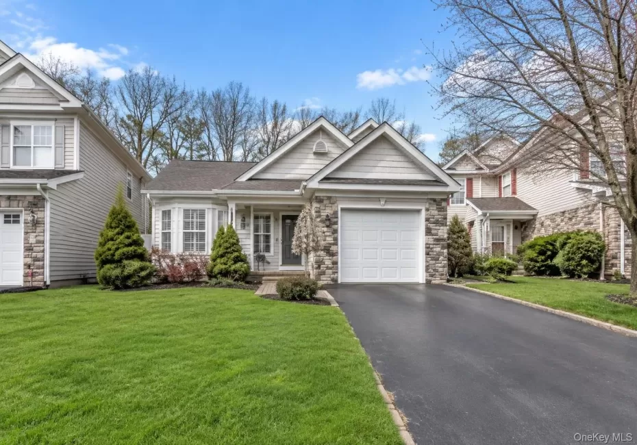 41 Madison Circle, Brookhaven, NY, 2 Bedrooms Bedrooms, 6 Rooms Rooms,2 BathroomsBathrooms,Residential,For Rent,Madison,0,1047852 41 Madison Circle, Brookhaven, NY, 2 Bedrooms Bedrooms, 6 Rooms Rooms,2 BathroomsBathrooms,Residential,For Rent,Madison,0,1047852