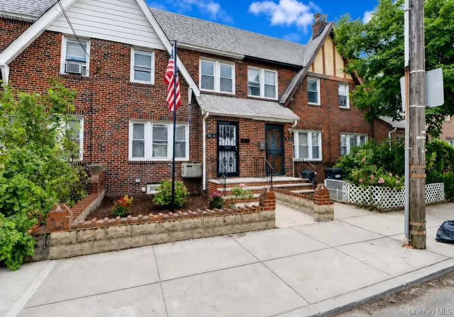 8532 66th Avenue, New York, NY, 3 Bedrooms Bedrooms, 9 Rooms Rooms,1 BathroomBathrooms,Residential,For Rent,66th,0,1053224 8532 66th Avenue, New York, NY, 3 Bedrooms Bedrooms, 9 Rooms Rooms,1 BathroomBathrooms,Residential,For Rent,66th,0,1053224