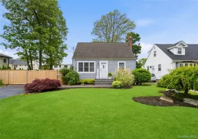 319 Fulton Avenue, Babylon, NY, 4 Bedrooms Bedrooms, 6 Rooms Rooms,1 BathroomBathrooms,Residential,For Rent,Fulton,0,998624 319 Fulton Avenue, Babylon, NY, 4 Bedrooms Bedrooms, 6 Rooms Rooms,1 BathroomBathrooms,Residential,For Rent,Fulton,0,998624
